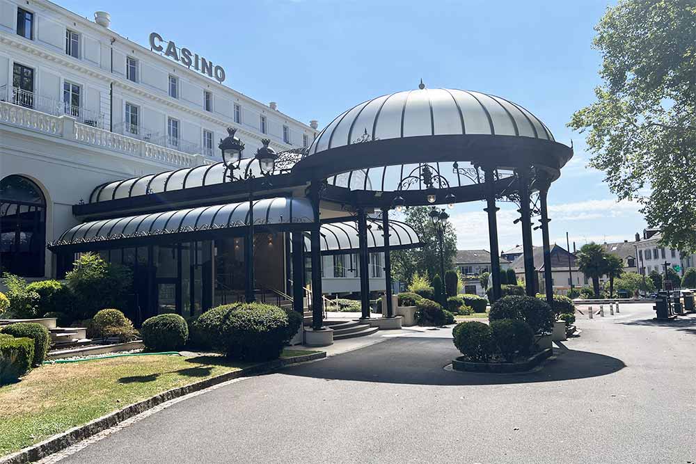 Divonne-les-Bains - Entrée du Casino.