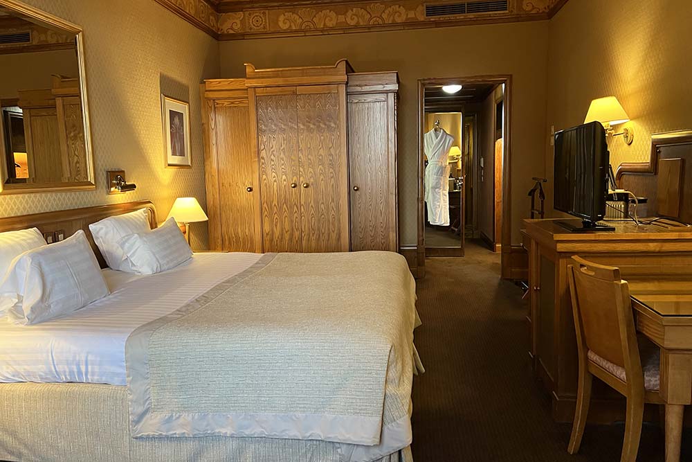 Divonne-les-Bains - Une belle chambre.