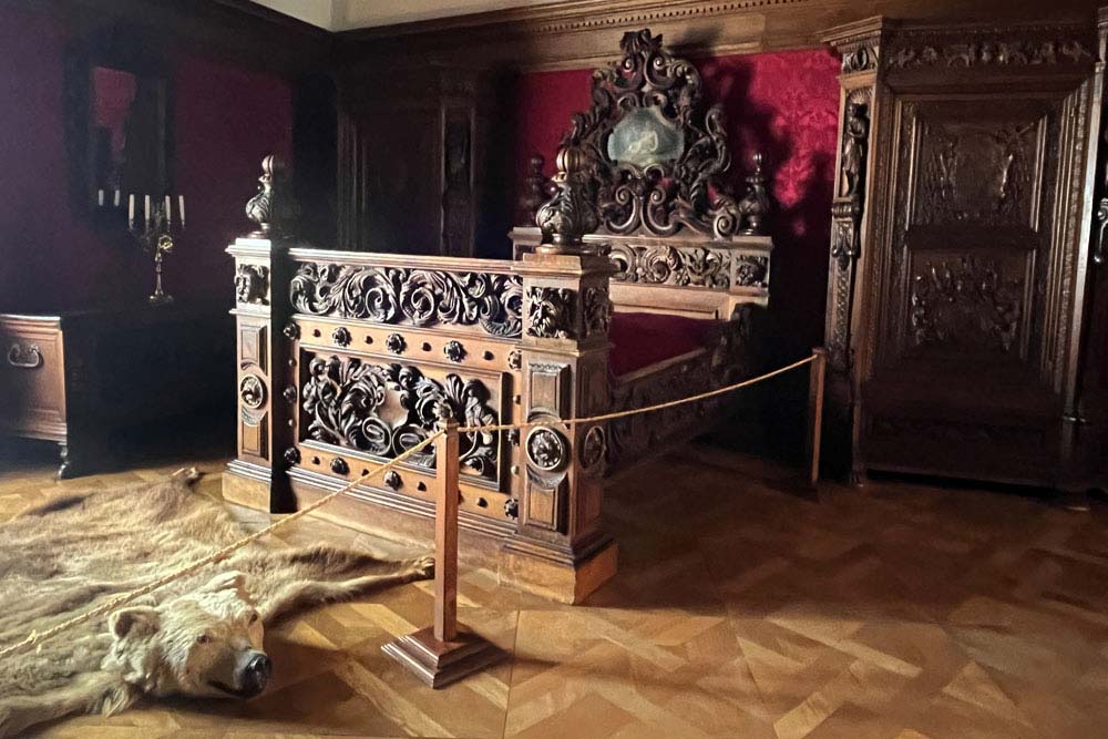 La chambre du Grand Maître et sa peau d’ours