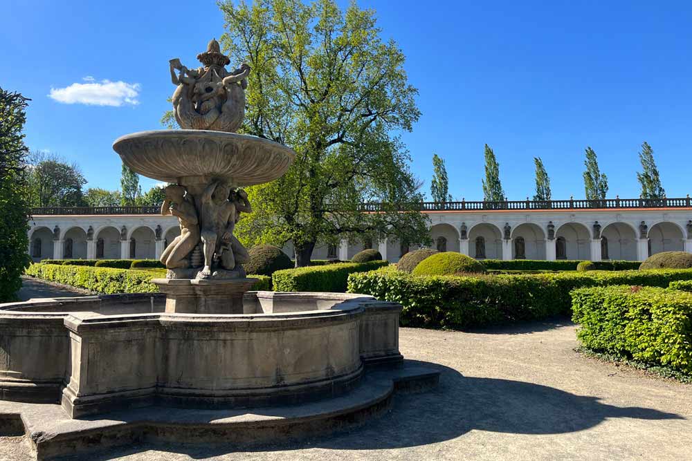 Kromeriz - Fontaine (Jardin de fleurs de Kromeriz)