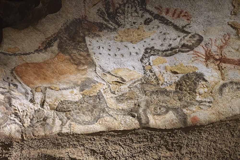 Le Périgord - Peintures, dessins et gravures ont été reproduits avec les mêmes gestes et techniques