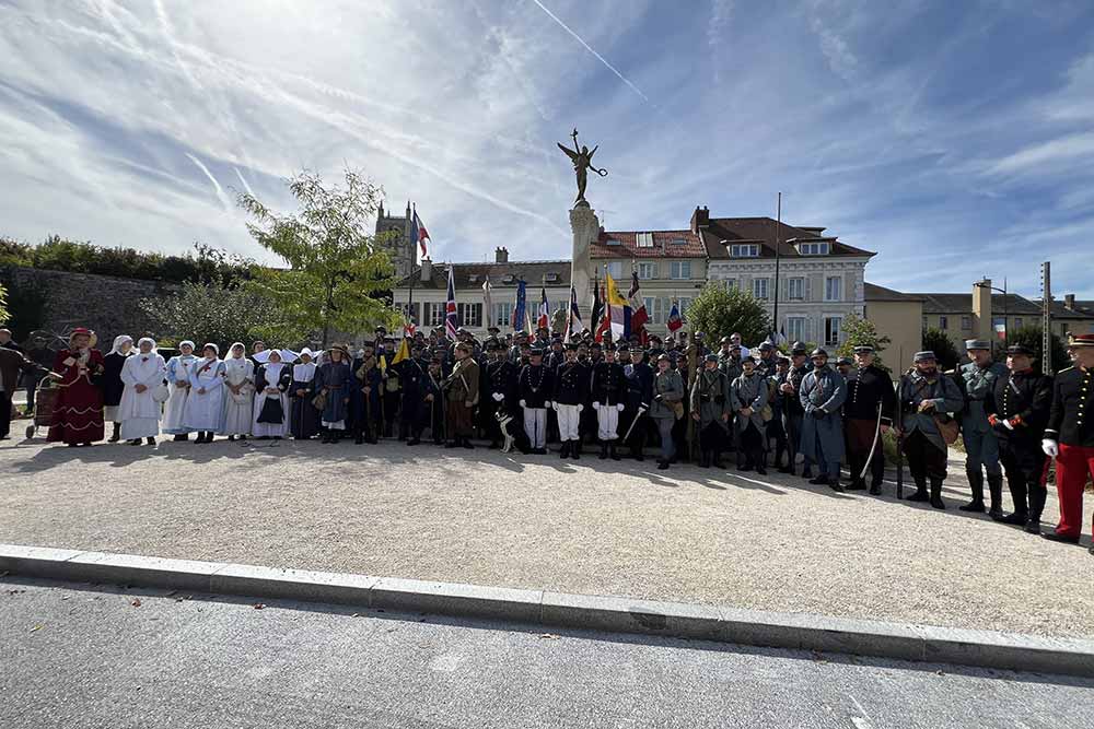 D'autres participants devant l'objectif.