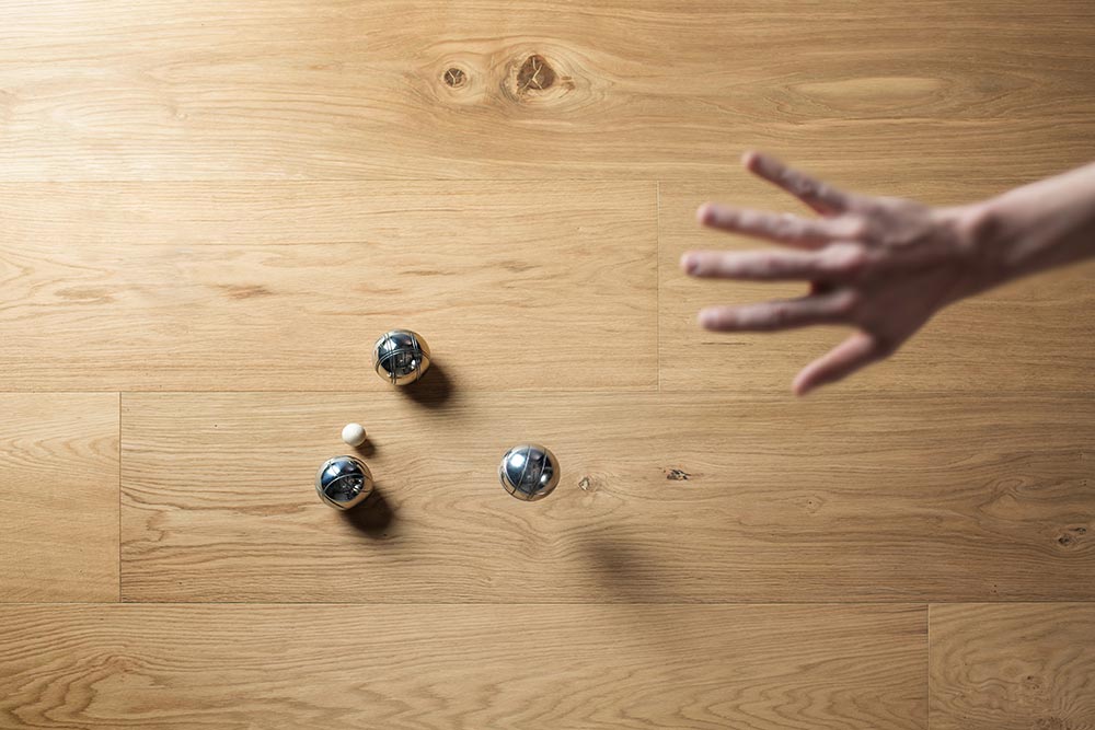 Sols en bois densifié - Une résistance au choc appréciable.
