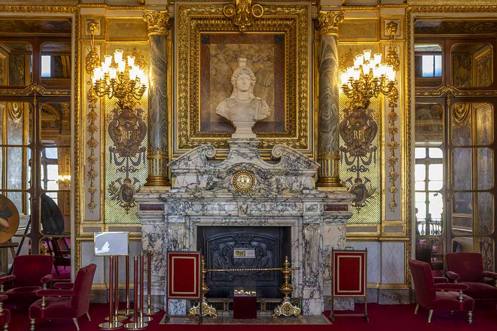 Le faste du Second Empire s'exprime jusque dans les moindres détails de la Salle des Conférences.