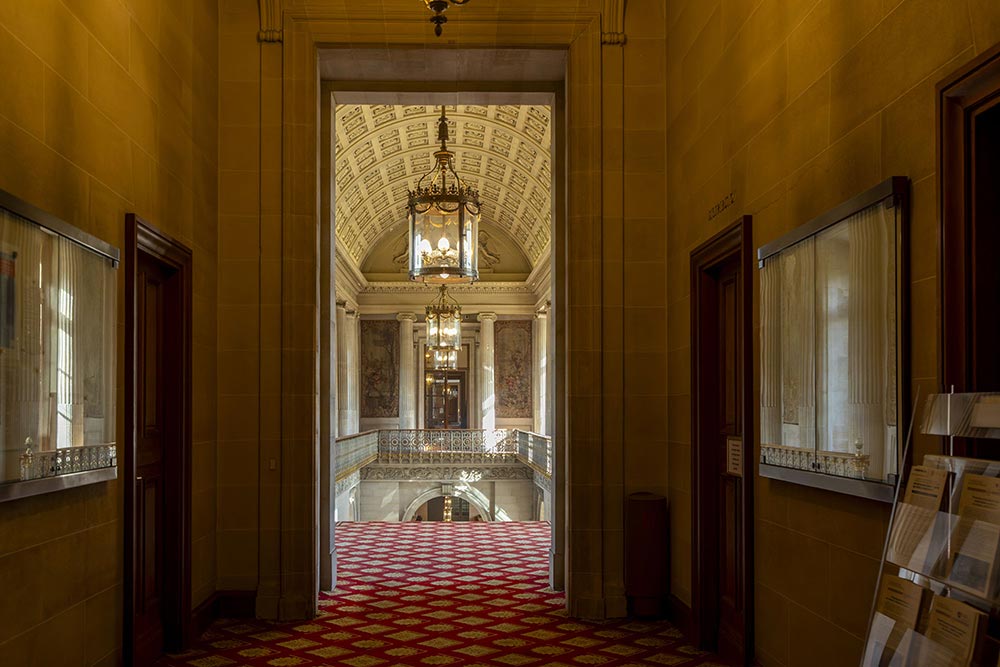 Palais du Luxembourg - La porte vers l’escalier d’honneur.