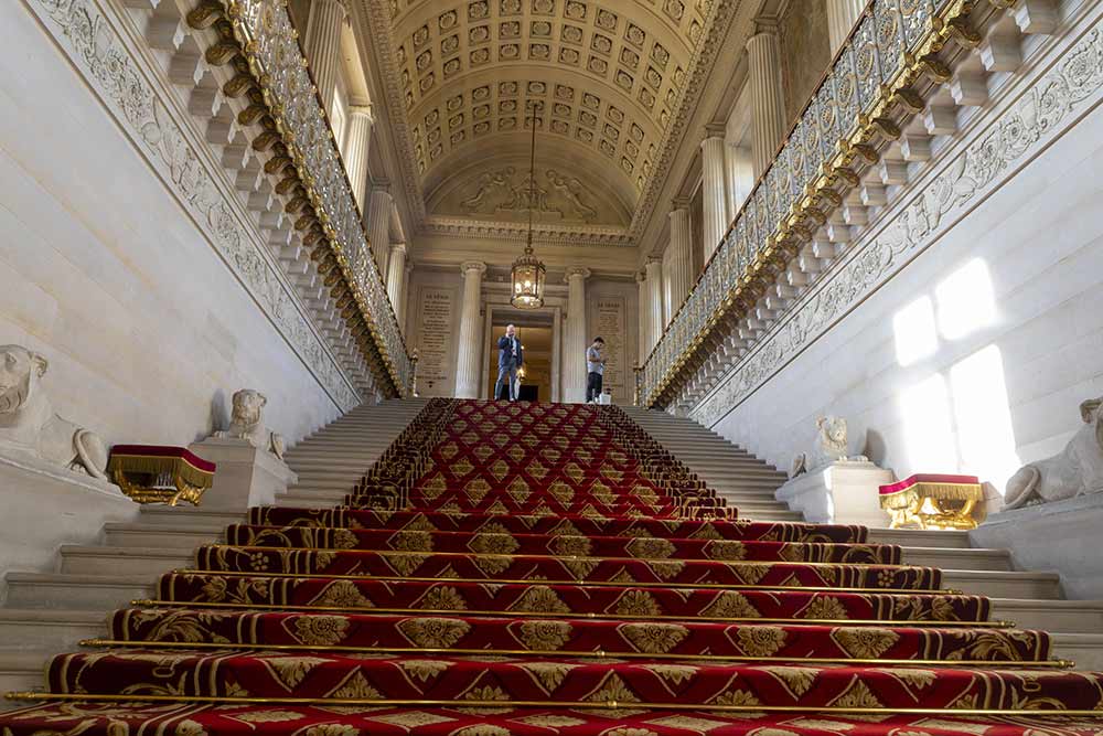 Palais du Luxembourg - Le tapis rouge offre une vue différente selon la disposition du visiteur.