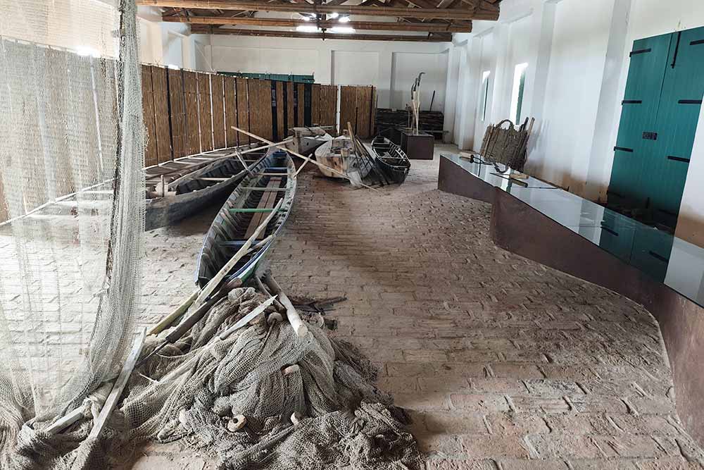 Dans les anciennes maisons de pêcheurs.