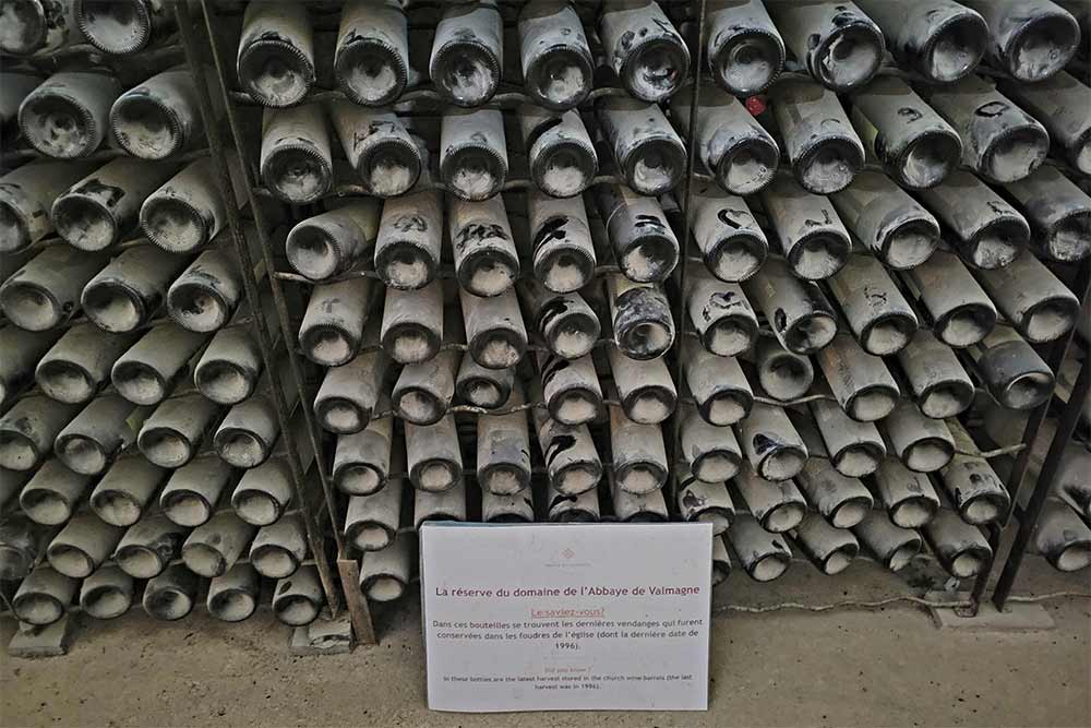 Les plus anciennes bouteilles conservées à l’abbaye de Valmagne.