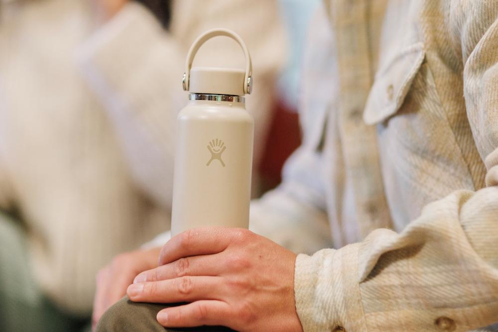 Le revêtement exclusif breveté Hydro Flask garantit une bonne prise en main, pour un transport facile dans n’importe quelle situation. 