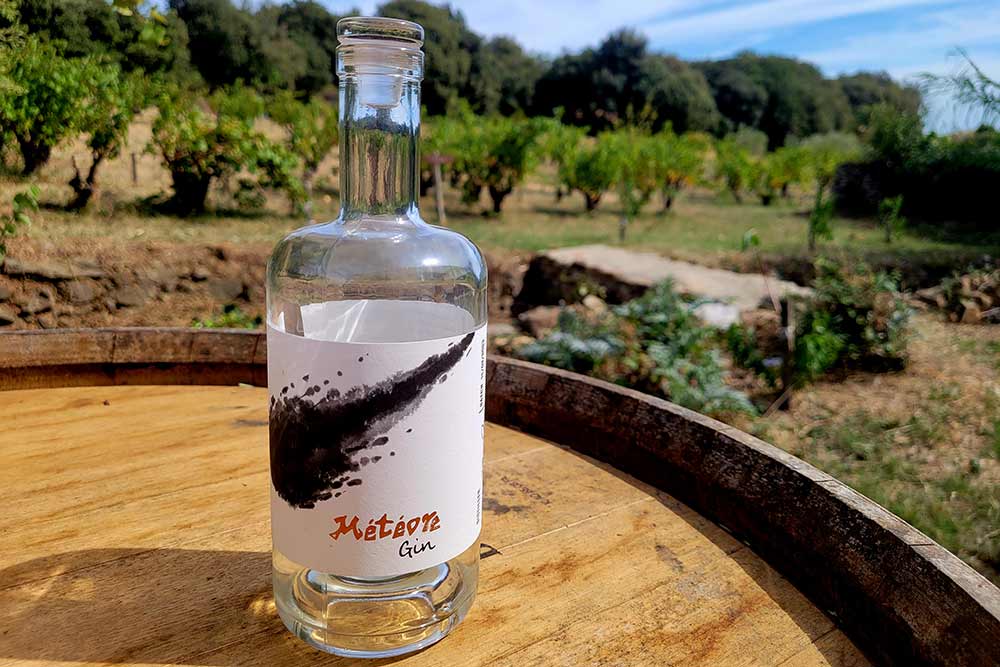 Languedoc - Le Domaine du Météore produit aussi, en édition très limitée, un gin de qualité.