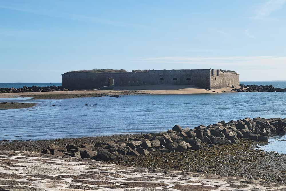 L’Ilet, une redoute en pleine mer à une centaine de mètres de la tour Vauban.