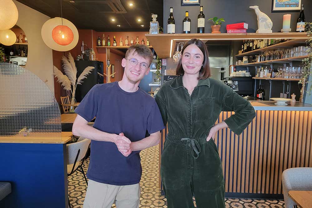 Maxime et Adèle, le jeune couple qui ouvert « L’Estran » à Saint-Vaast-la-Hougue.